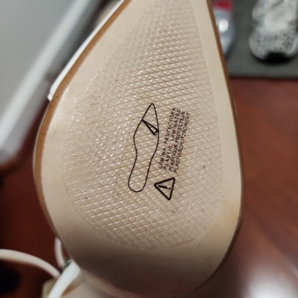 Zara Basic White Ankle Strap Pumps - Picture 8 of 10